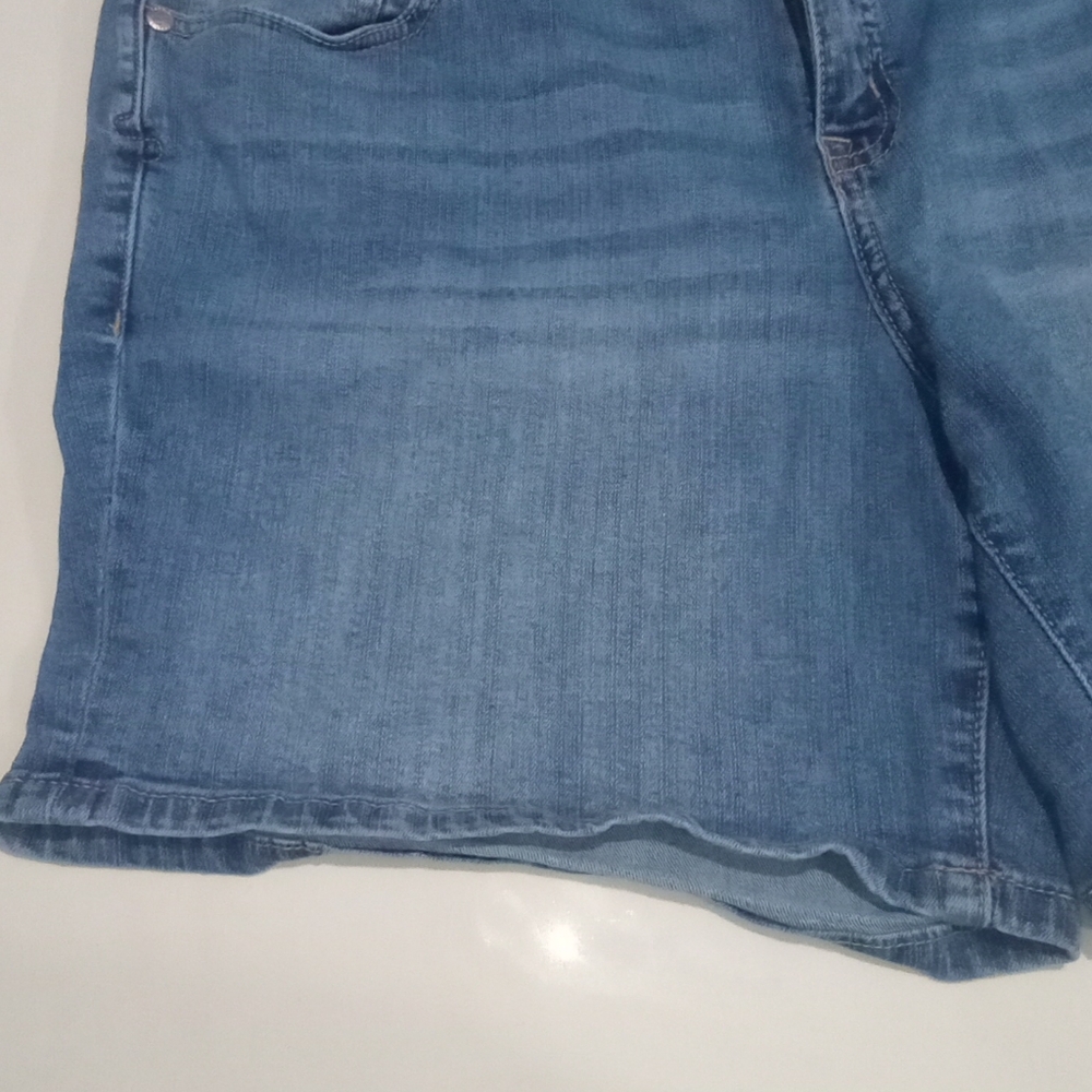 Torrid shorts - Picture 3 of 9